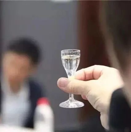 高度酒vs低度酒,谁更胜一筹